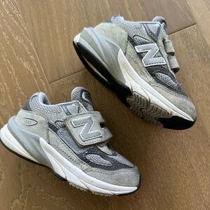 New Balance Toddler 990 Sneaker